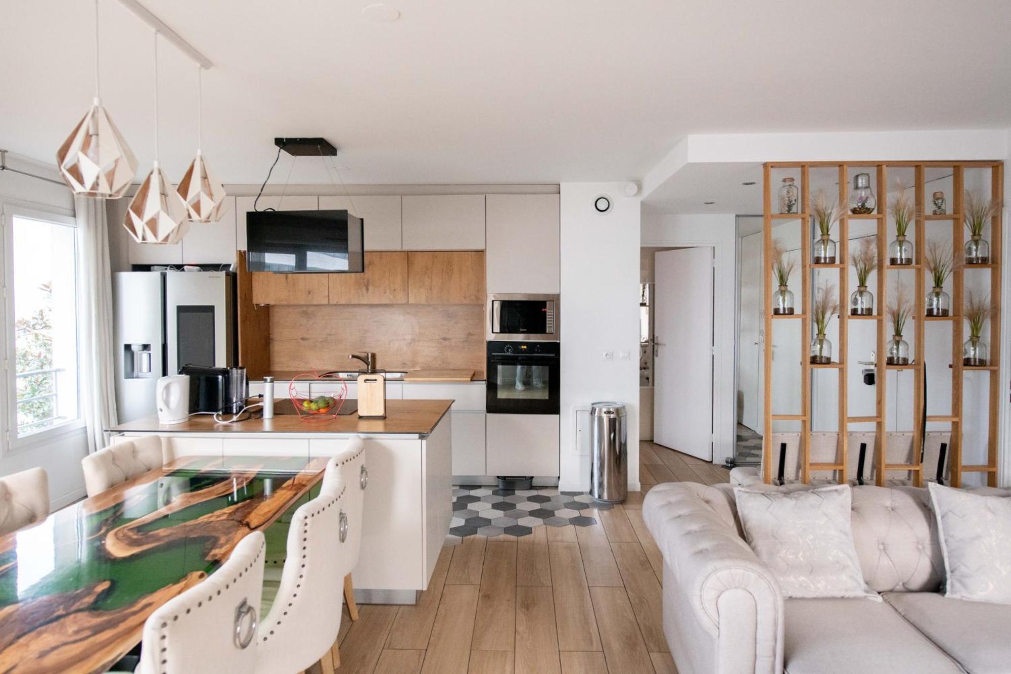 Elise De Roche Equipe Balcon Parking Rer B Apartment Le Bourget Exterior foto