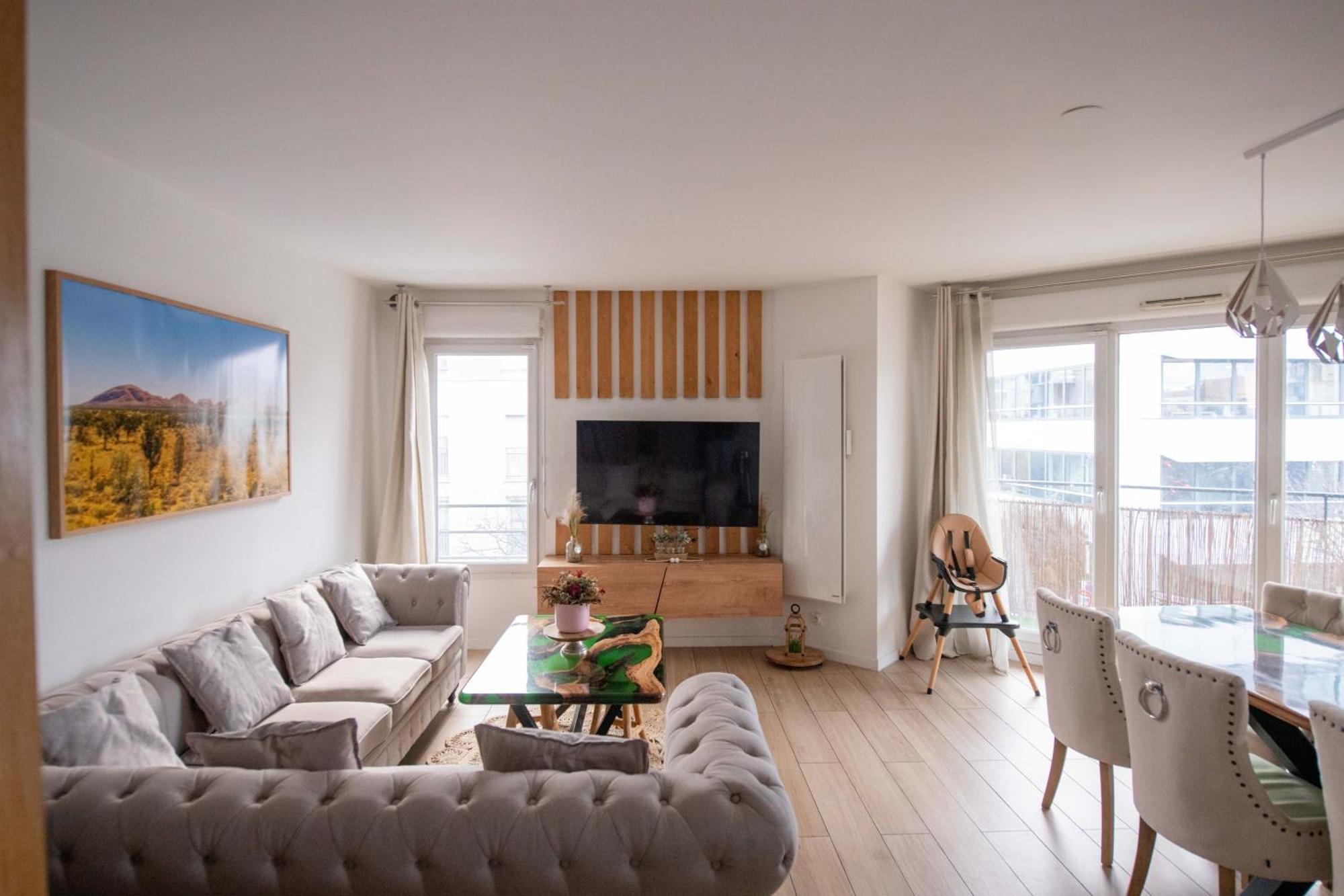 Elise De Roche Equipe Balcon Parking Rer B Apartment Le Bourget Exterior foto