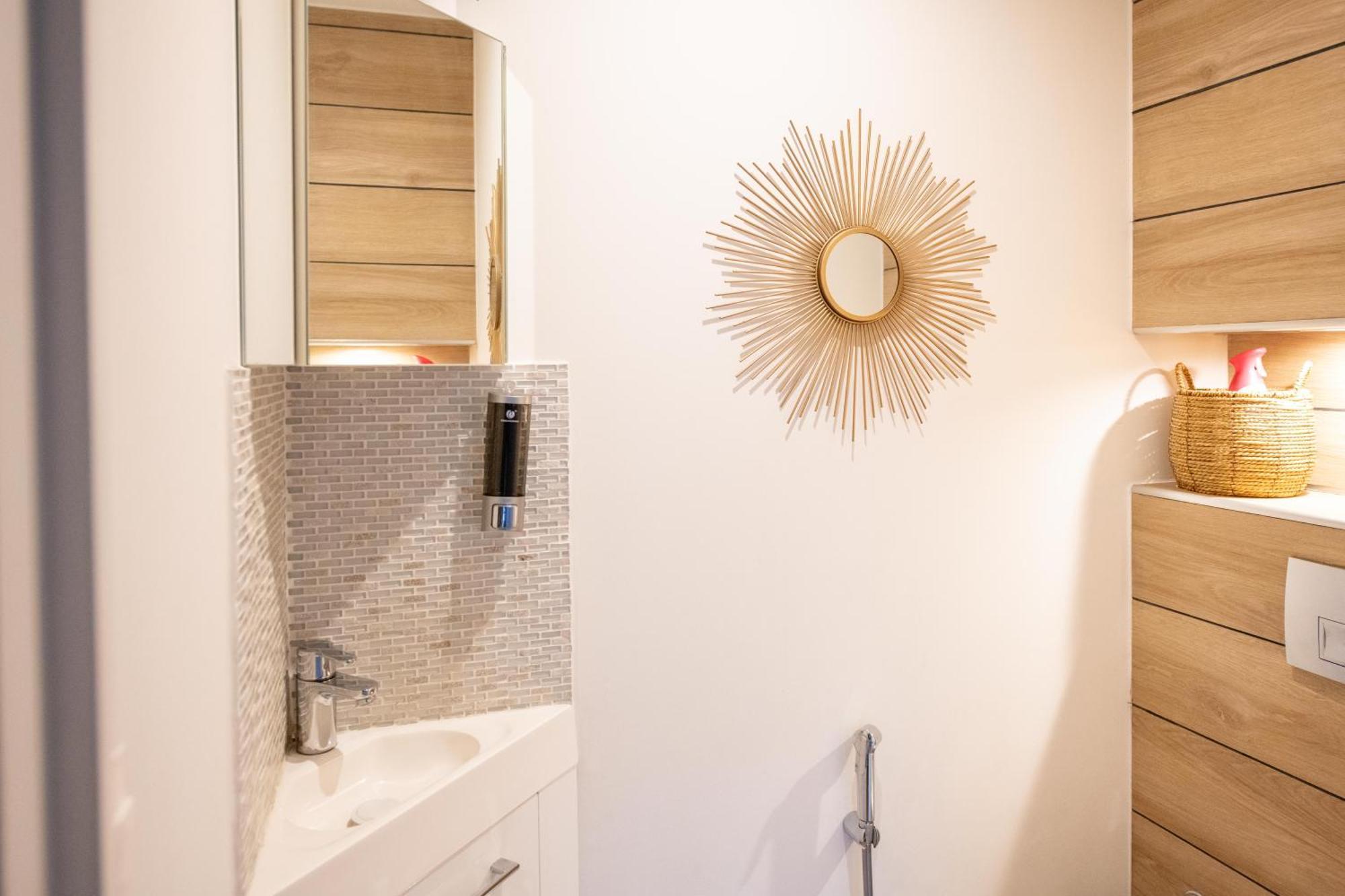 Elise De Roche Equipe Balcon Parking Rer B Apartment Le Bourget Exterior foto