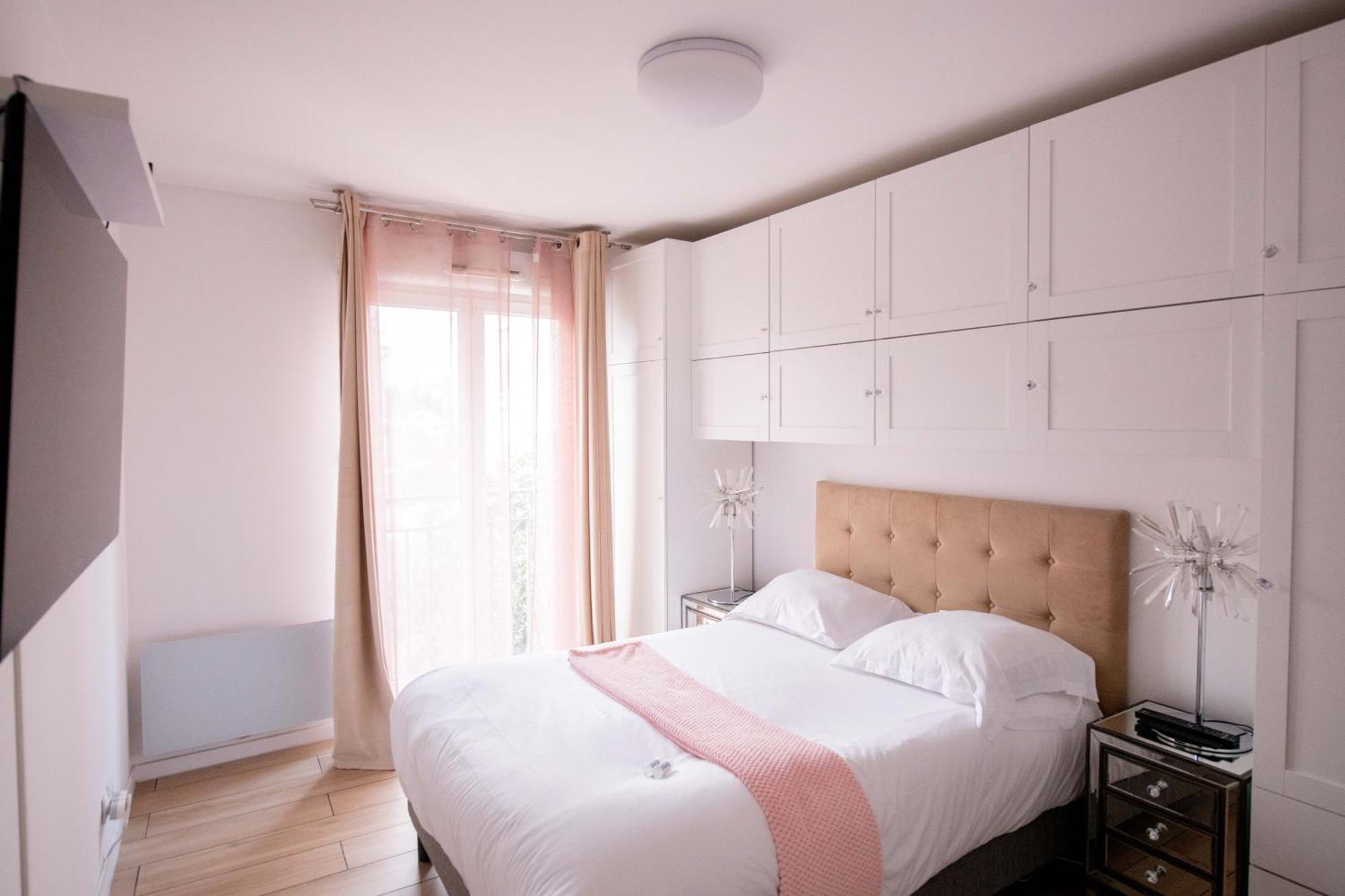 Elise De Roche Equipe Balcon Parking Rer B Apartment Le Bourget Exterior foto